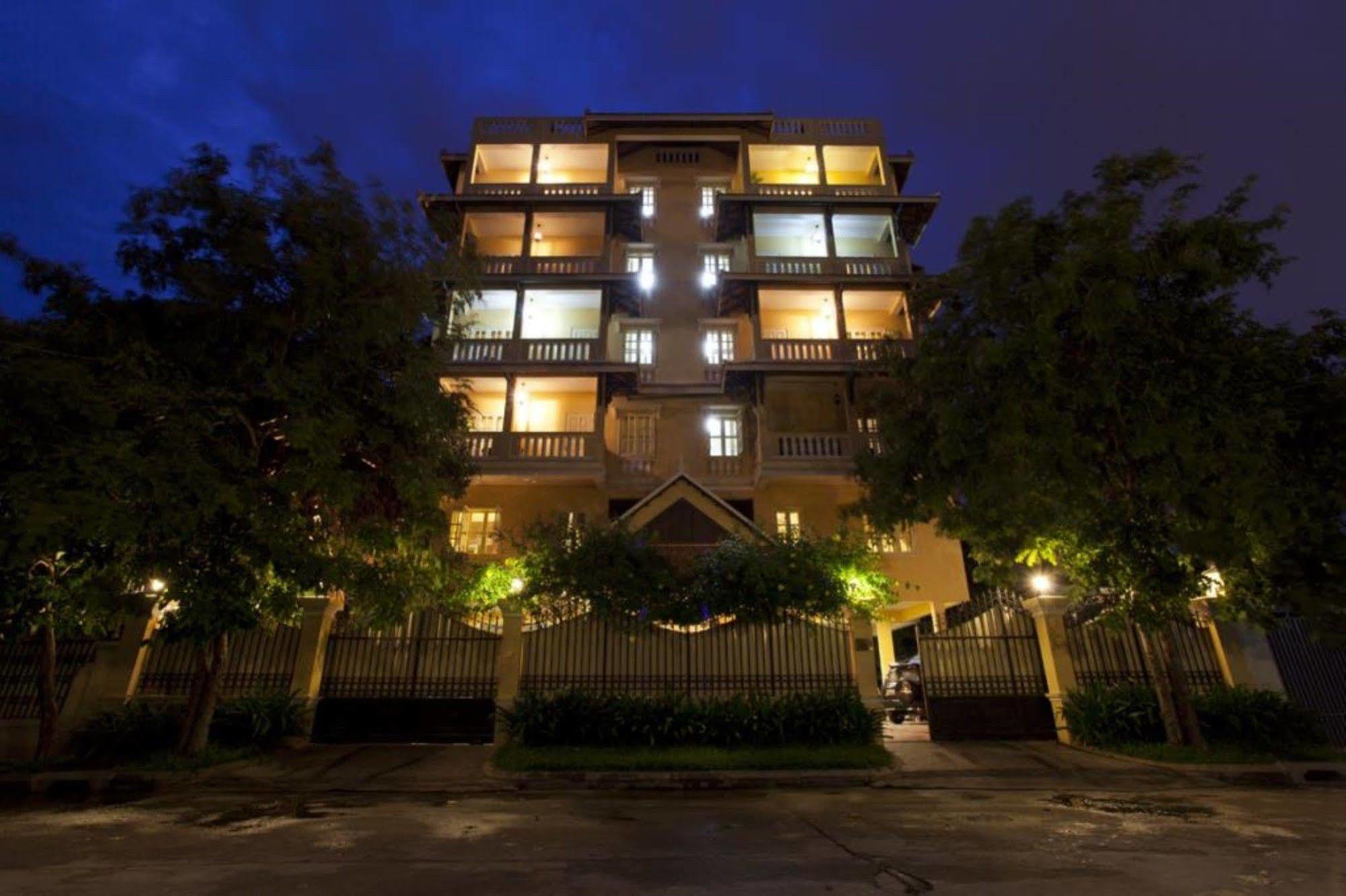 Grand Residence Phnom-Penh Buitenkant foto