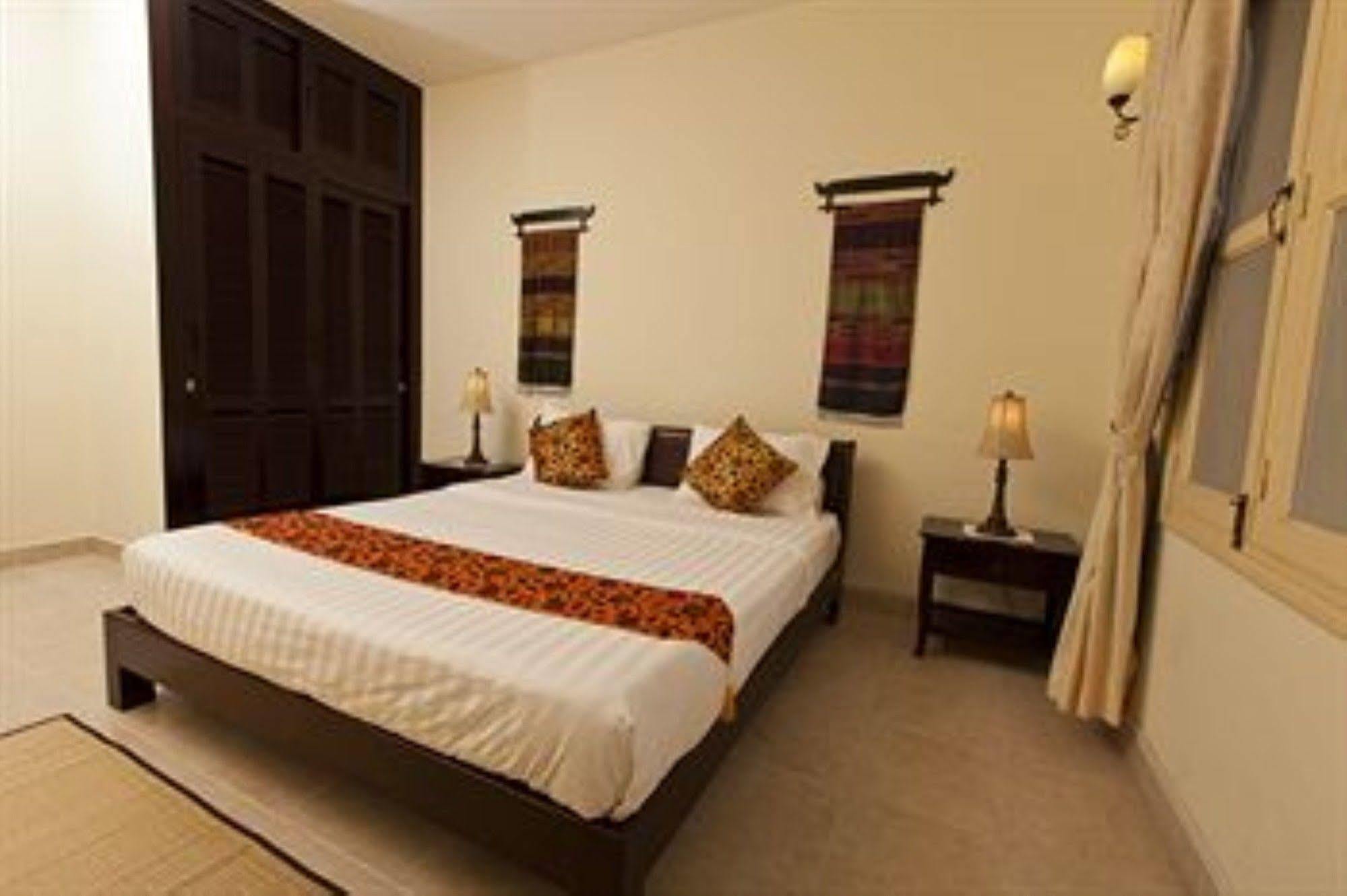 Grand Residence Phnom-Penh Buitenkant foto